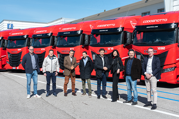 Industrial Cars e IVECO consegnano 92 IVECO S-Way, di cui 15 alimentati a gas naturale, al Gruppo Codognotto.