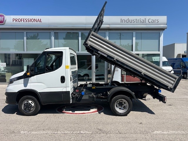 IVECO IVECO DAILY 35C12 RIBALTABILE TRILATERALE