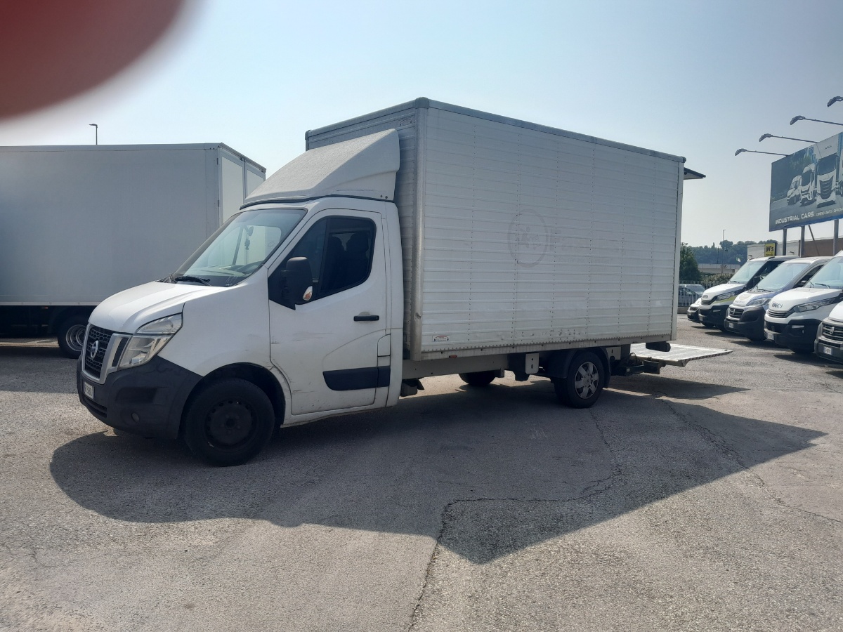 NISSAN NISSAN NV400