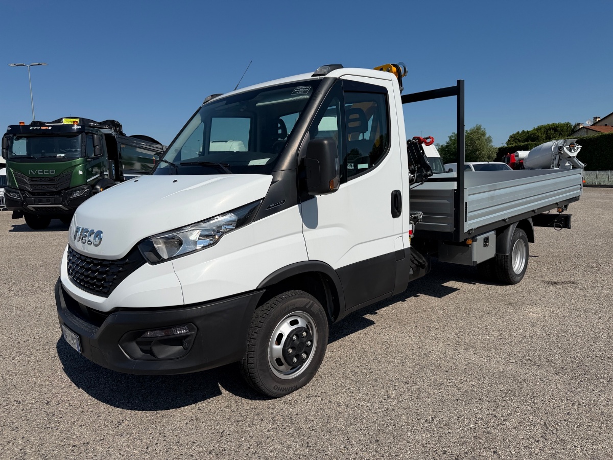 IVECO  35C14 CASSONE FISSO + GRU