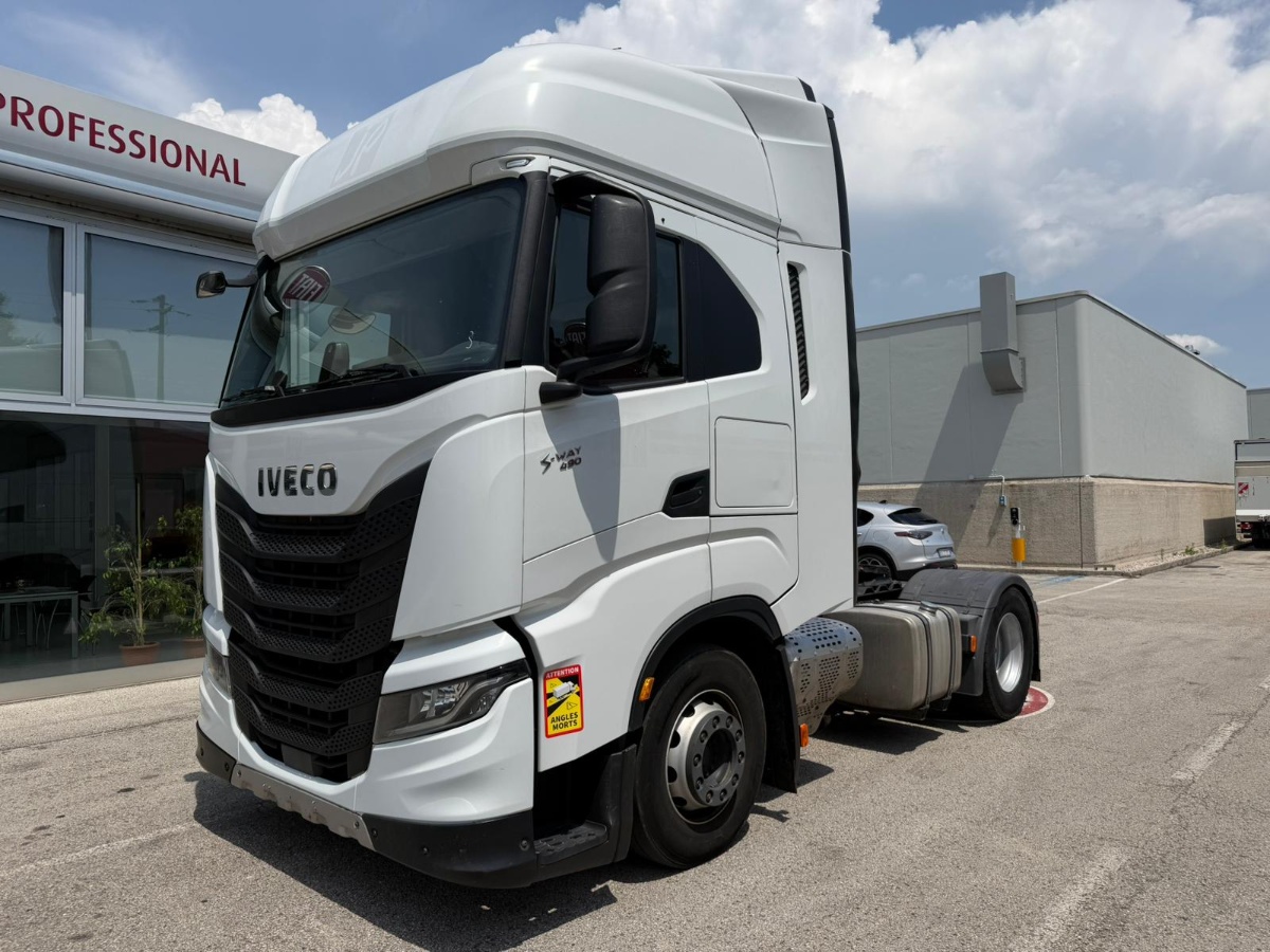 IVECO S-Way AS440S49T/P