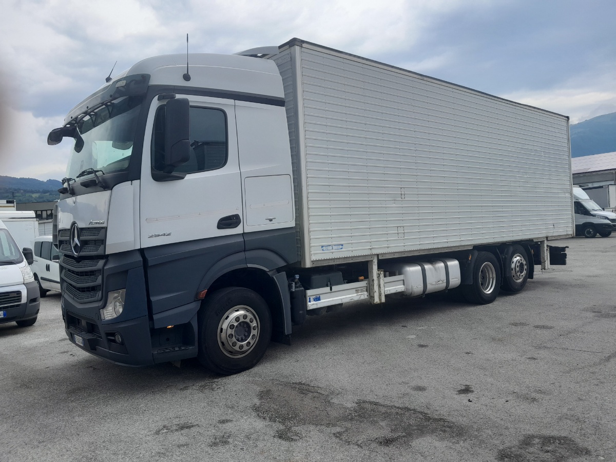 MERCEDES ACTROS 2542