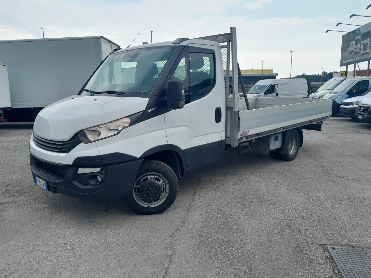 IVECO 35C18 A8/P-CASSONE