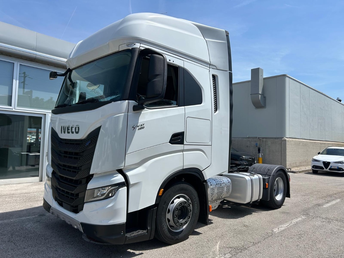 IVECO S-Way AS440S49T/P