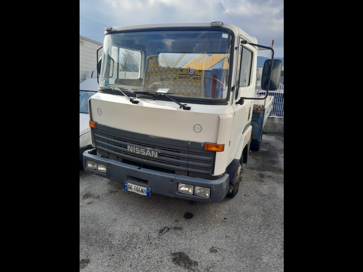 NISSAN NISSAN L35 CASSONE  FISSO  CON GRU