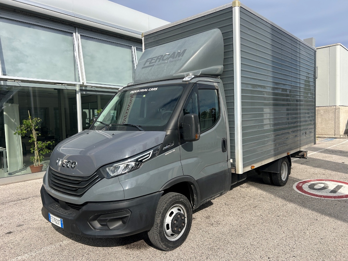 IVECO DAILY 35C16 3.0 BOX IN LEGA  4400 X 2400H X 2100